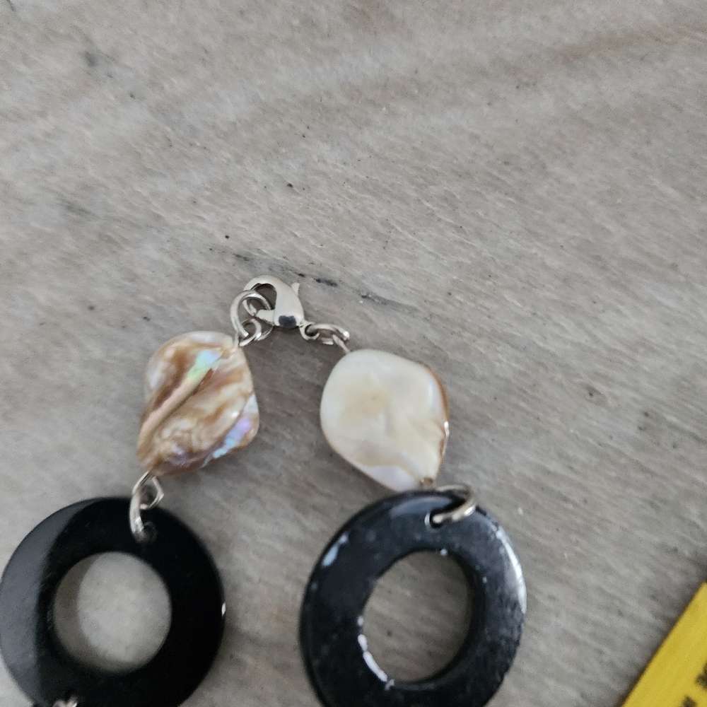 Source Unknown Shell and Black Necklace Set - Picture 11 of 11
